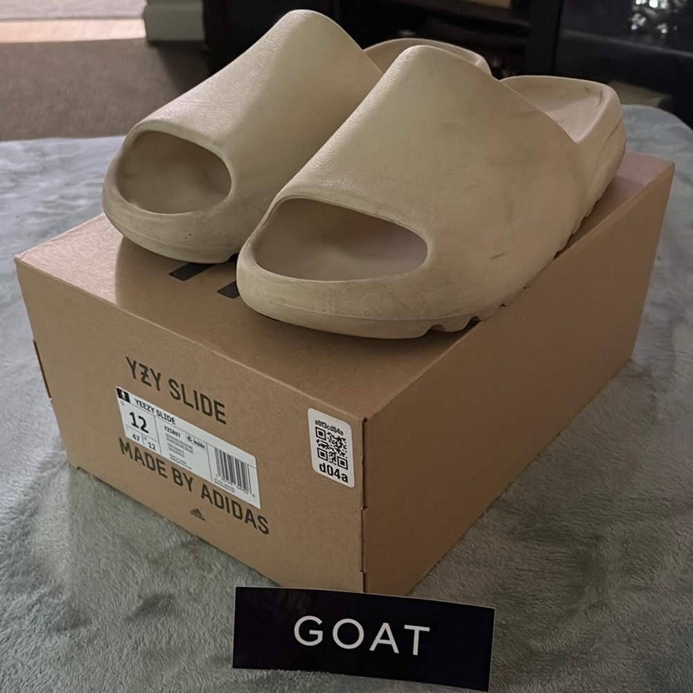 Adidas YZY Slide in Bone